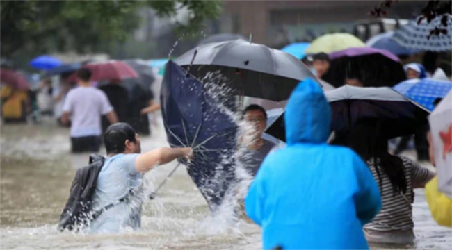 深圳暴雨航班会取消吗 暴雨飞行有哪些危害