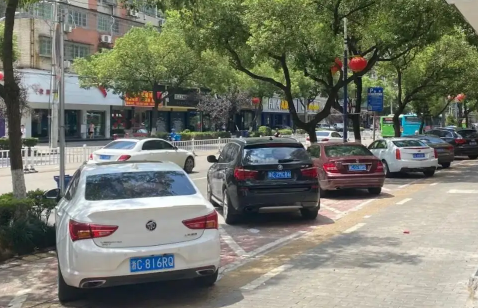 马路边什么线可以停车