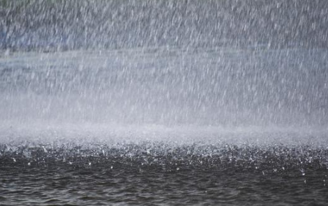 夏天下雨多冬天下雪就多吗