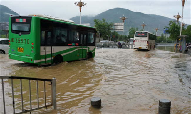 ​降雨量毫米是怎么计算的一小时下200mm雨是什么概念