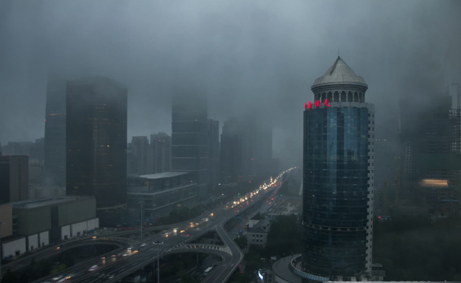 北京三区所有公交暂停运营 北京这两区为何雨这么大