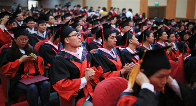 上海研究生一年学费多少钱 上海研究生有多少学费