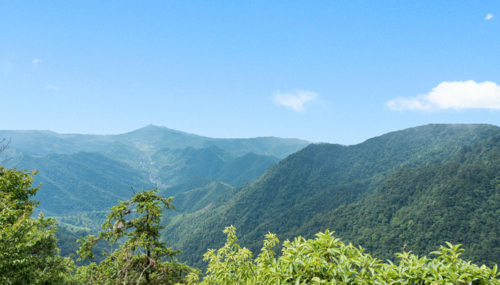 华北屋脊是指哪个山