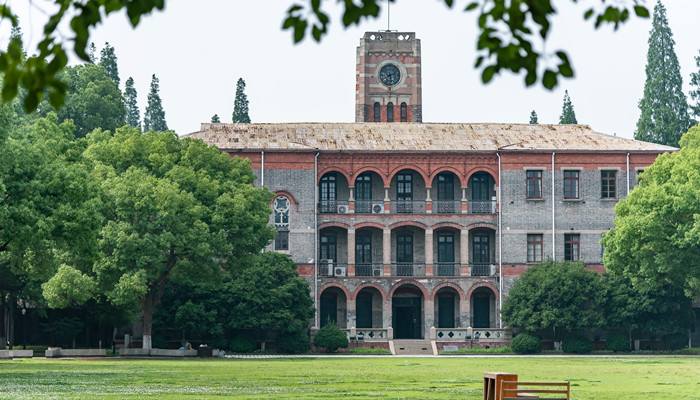 南京大学在哪个区