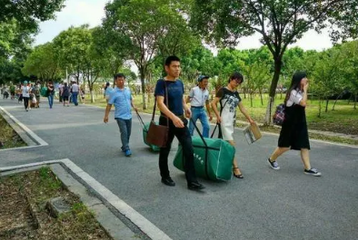 2022年春季开学上多少天放暑假