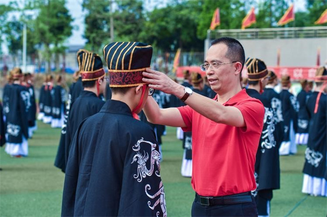 学校成人礼一般什么时候举行 学校成人礼什么意思