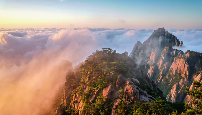 云南最高的山峰是什么山