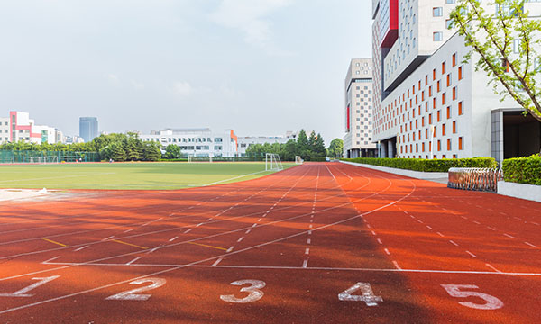 学院和大学的区别