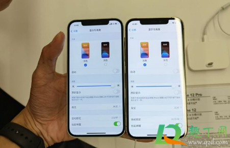 iPhone12屏幕发黄正常吗