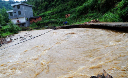 ​江西10地遭遇特大暴雨 暴雨有哪些危害？