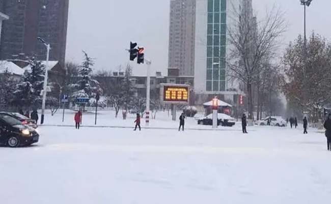 ​山西多地积雪20厘米 是什么原因造成的呢？