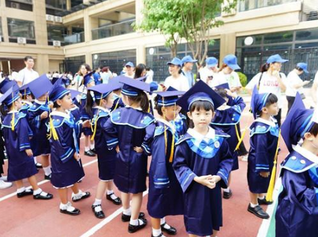 小学报名了还能换学校吗